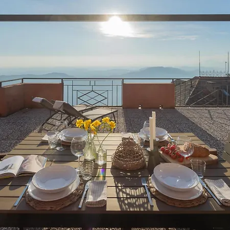 דירה Sunset Terrace Loft - View On *