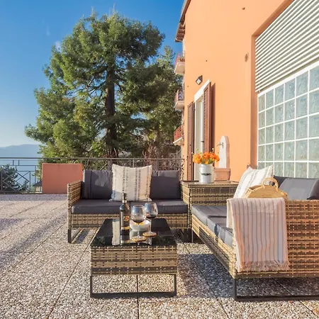 Sunset Terrace Loft - View On By Rent Apartment *
