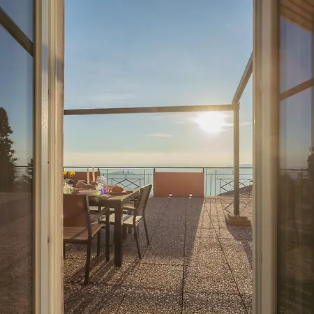 Sunset Terrace Loft - View On *
